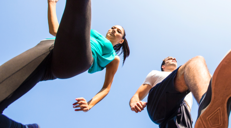 Calcetto, Running, Padel e Beach Volley: Gli Ortopedici Avvertono sui Rischi di Sovraccarico Estivo